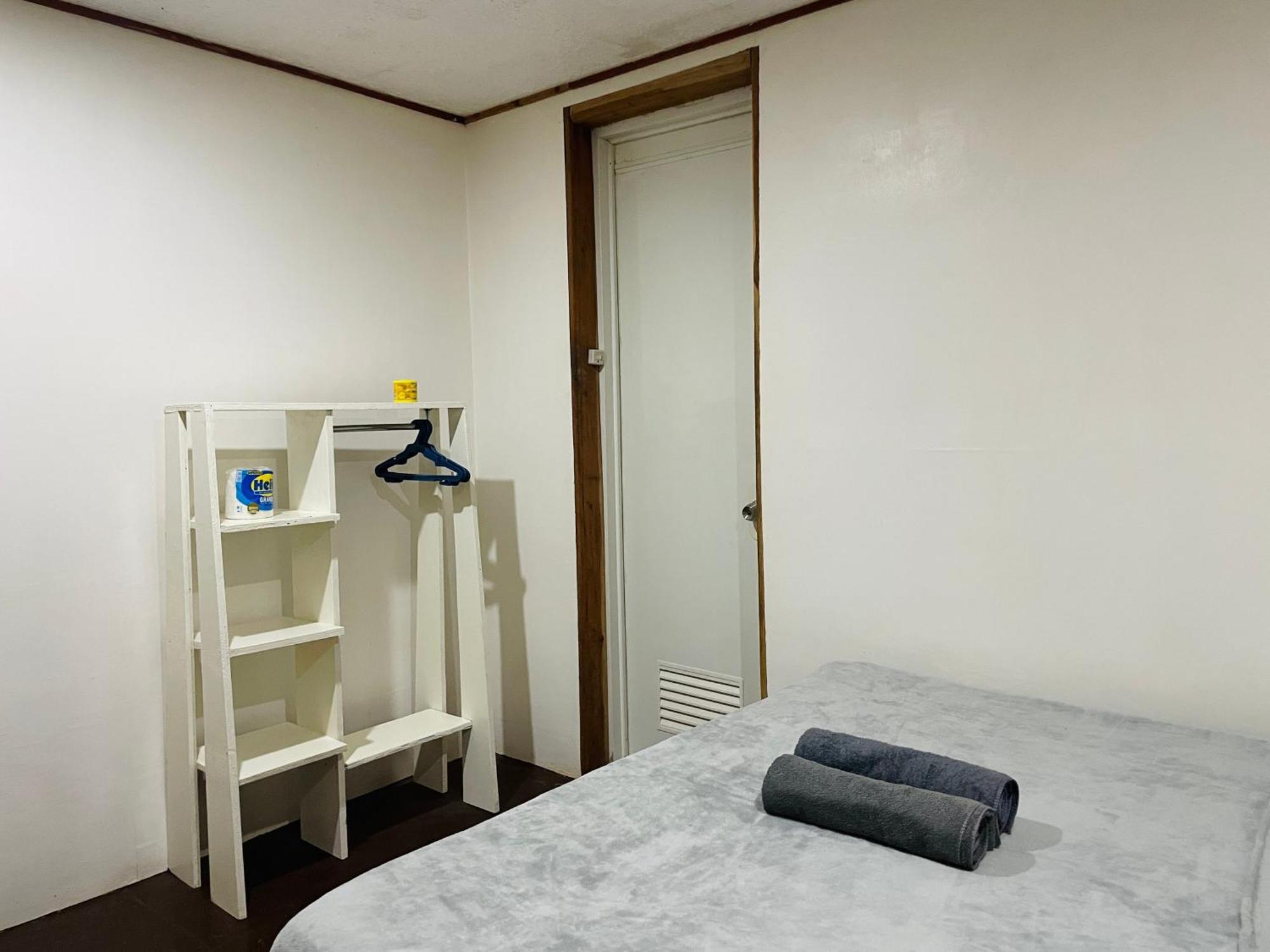 Travis Post Homestay Сикихор Экстерьер фото