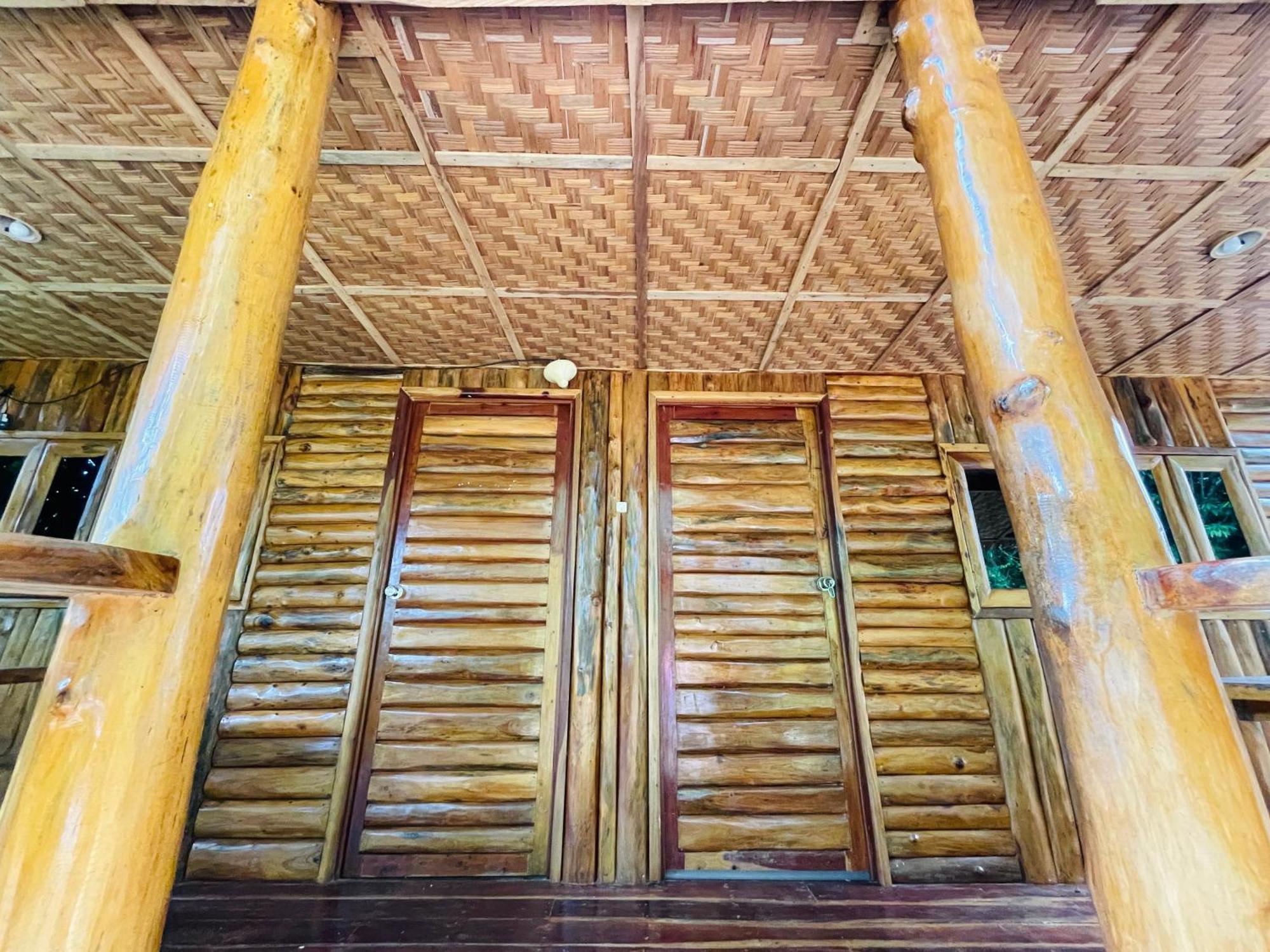 Travis Post Homestay Сикихор Экстерьер фото