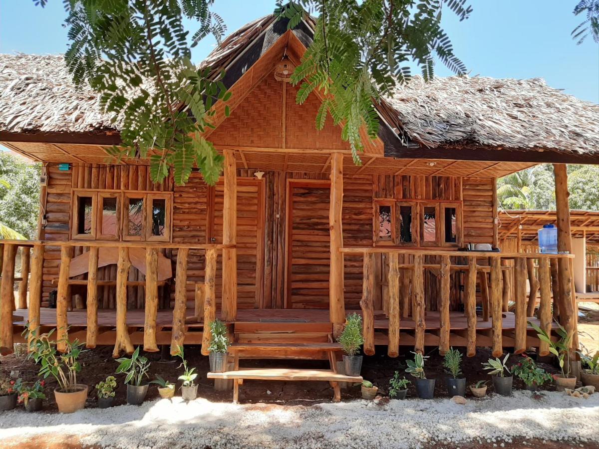 Travis Post Homestay Сикихор Экстерьер фото